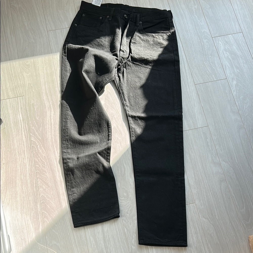 Levi's Black Straight Leg Pants Timeless Style